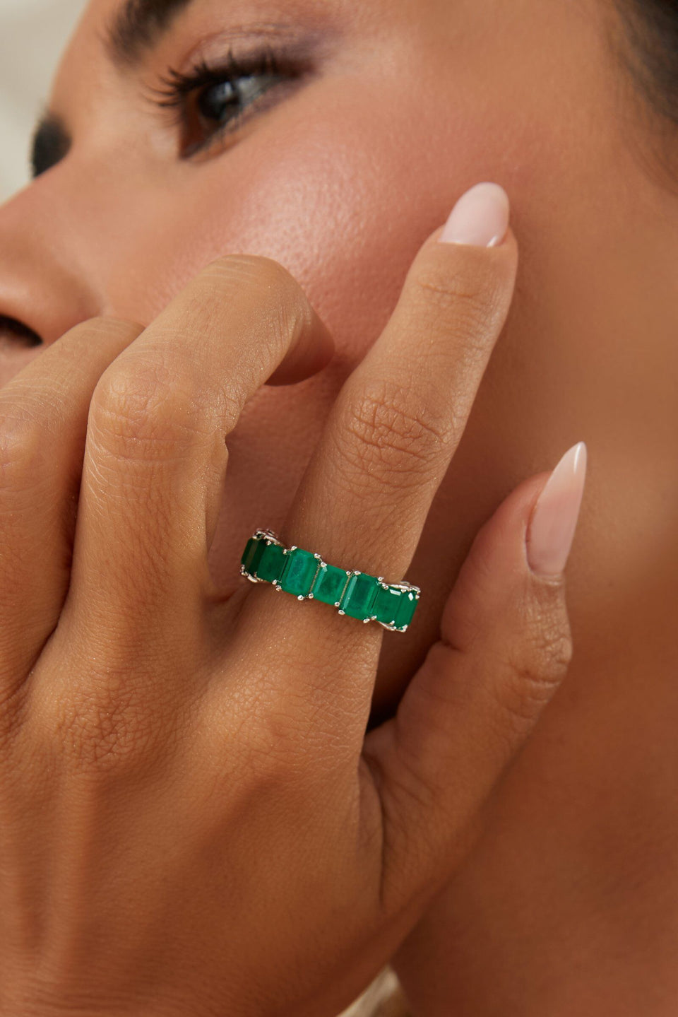Anel Fusion Esmeralda – Luxo Verde Intenso