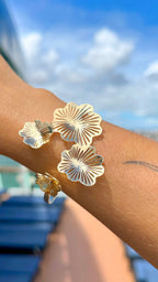 Bracelete Flor Dourada 18k – Delicadeza Luxuosa