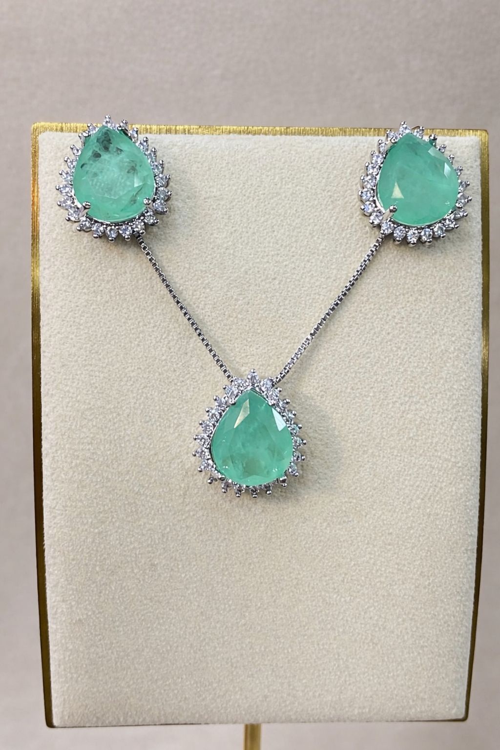 Conjunto Gota Turmalina Fusion – Elegância Intensa e Sofisticada